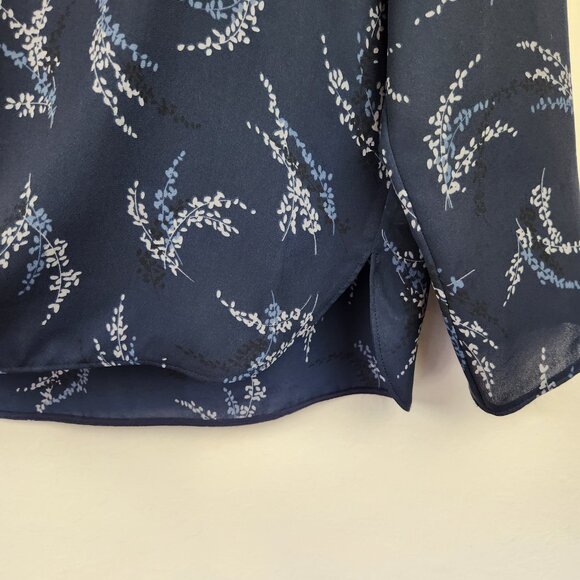 Vince Navy Blue Sprig Floral Print V-Neck Popover Blouse sz M - Picture 6 of 10
